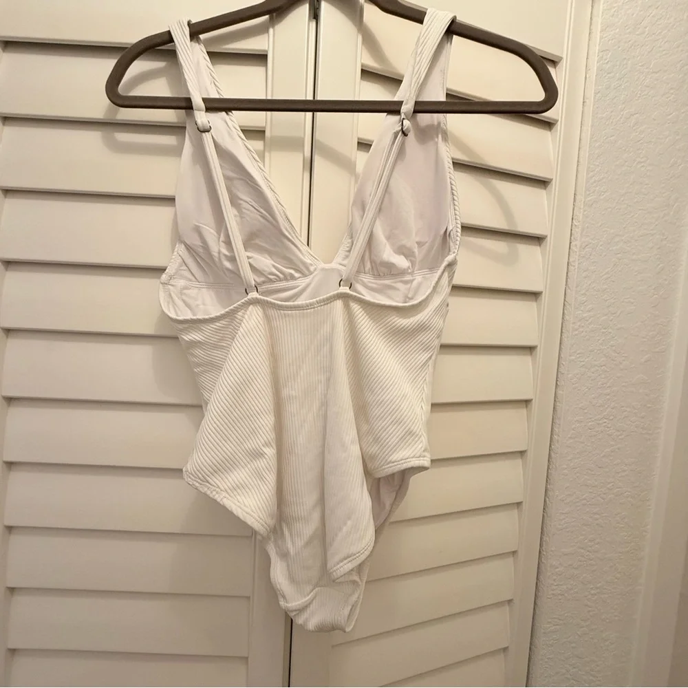 GUC Andie Sardinia ribbed one piece swimsuit tall medium - Picture 3 of 5